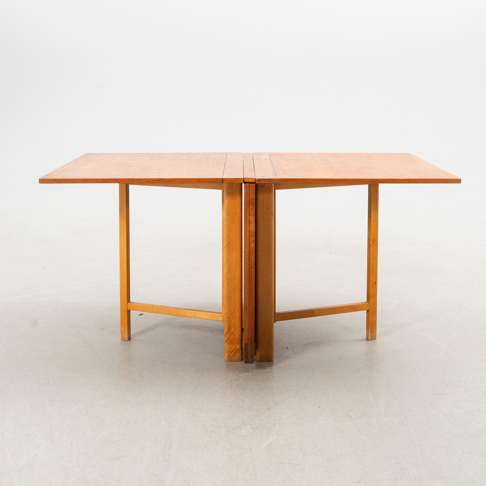 Bruno Mathsson, drop-leaf table, "Maria Flap", Karl Mathsson Company, Värnamo, second half of the 20th century.