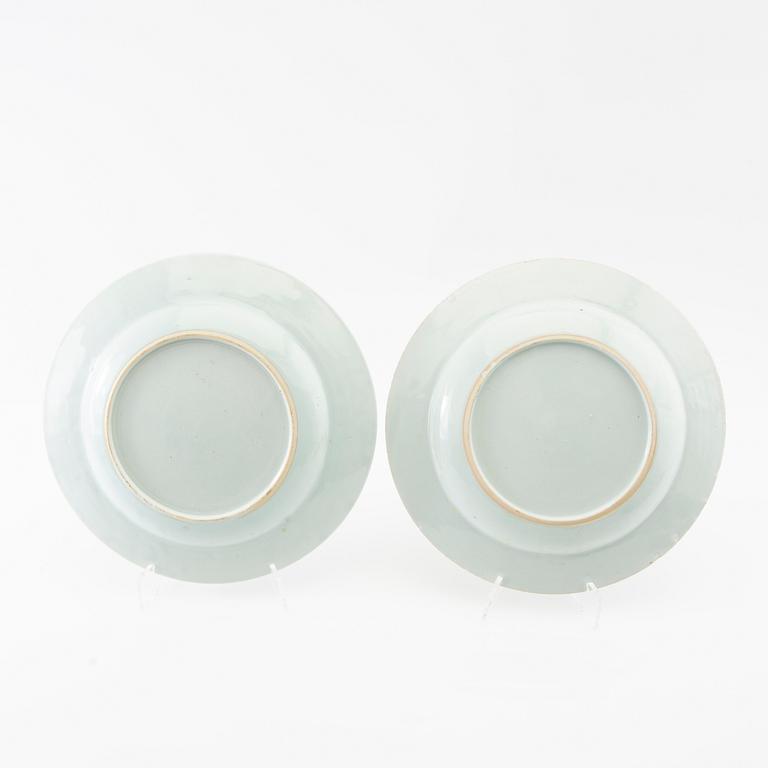 Plates 2 pcs and cups 3 pcs China 18th century porcelain.