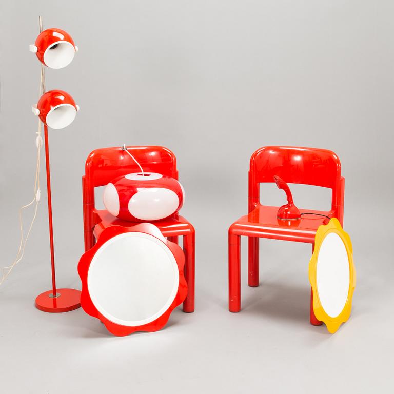An interior set in red plastic from the 1970s, 7 parts.
