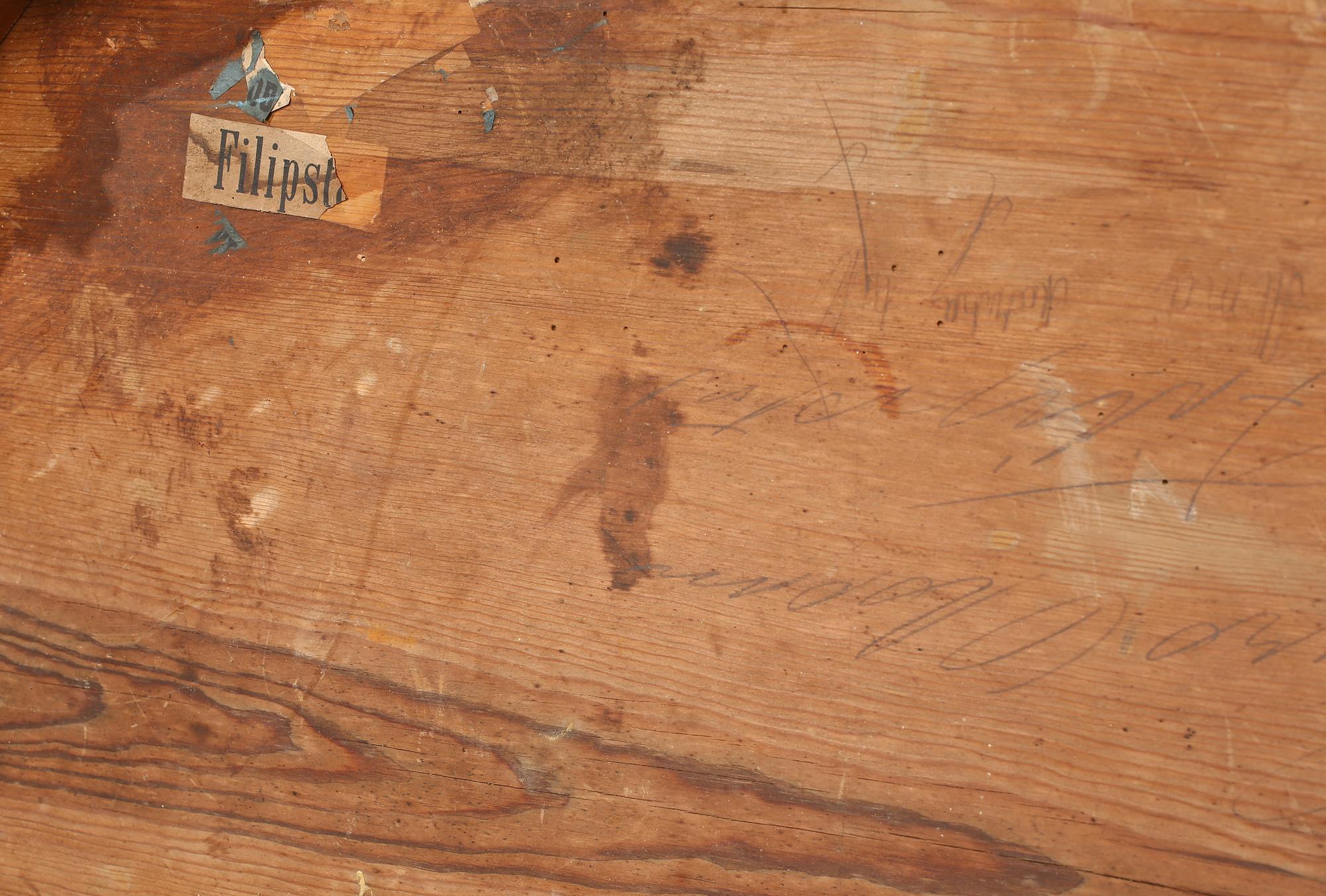 HALVMÅNEBORD, 1800-tal.