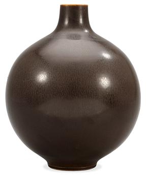 1141. A Berndt Friberg stoneware vase, Gustavsberg studio 1952.