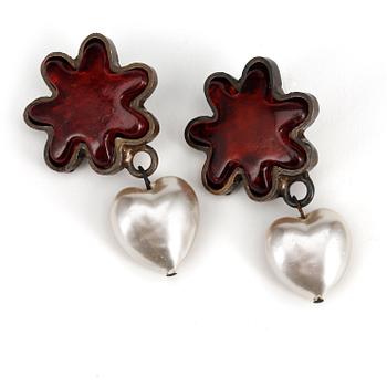MOSCHINO, a pair of decorative heart shaped pearl clip earrings.