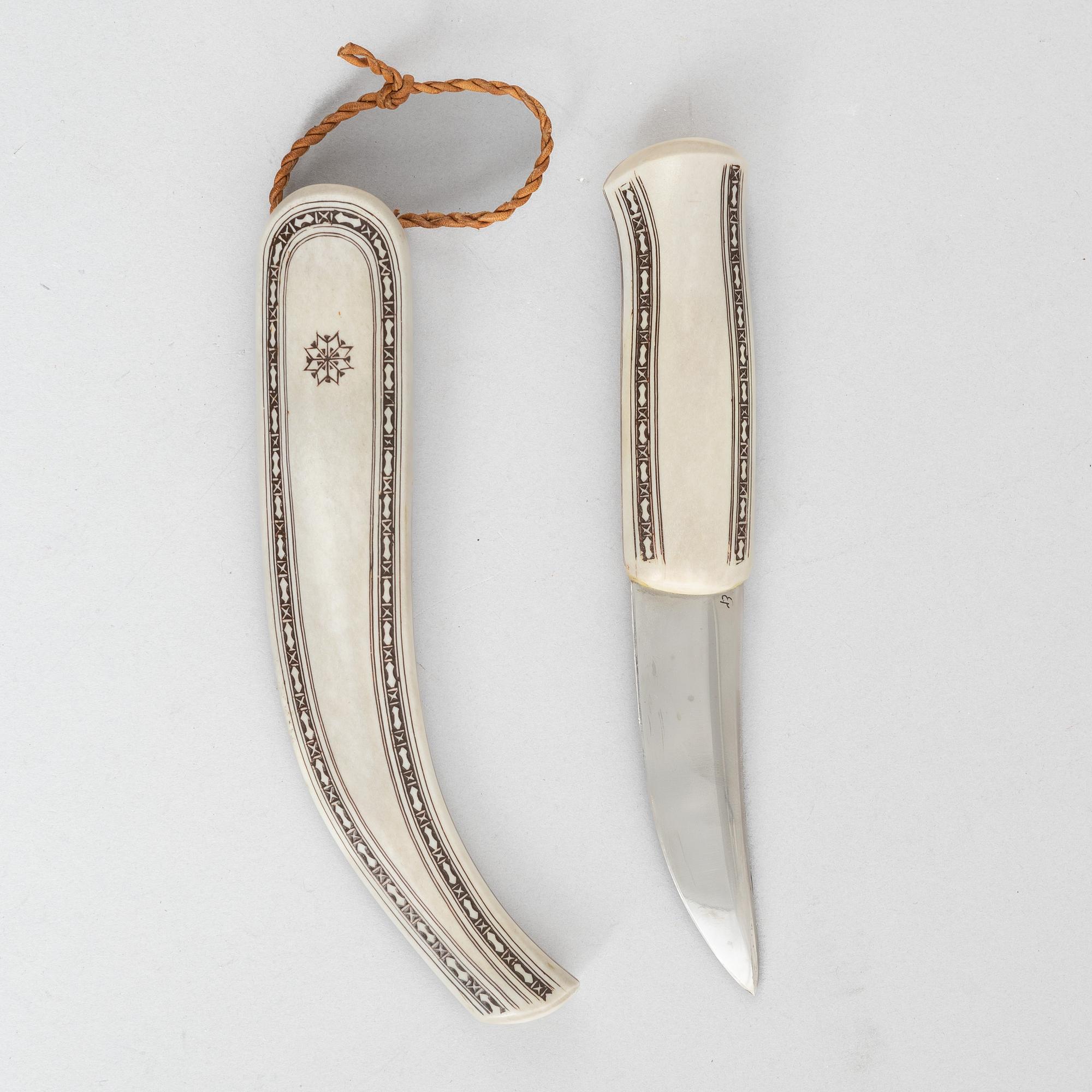 Esse Poggats, a reindeer horn knife.