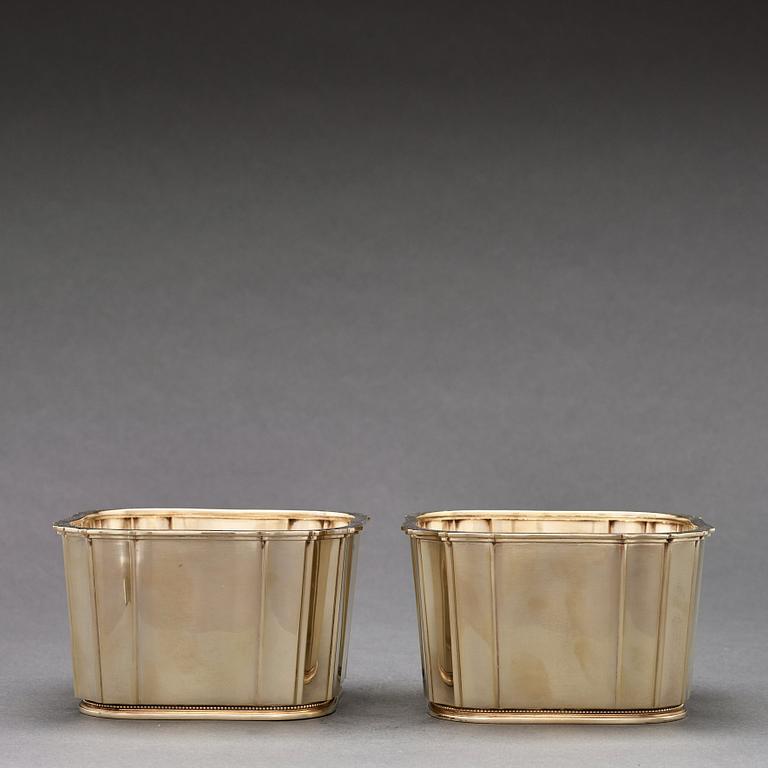 Atelier Borgila, a pair of gilt sterling faceted bowls, Stockholm 1946.