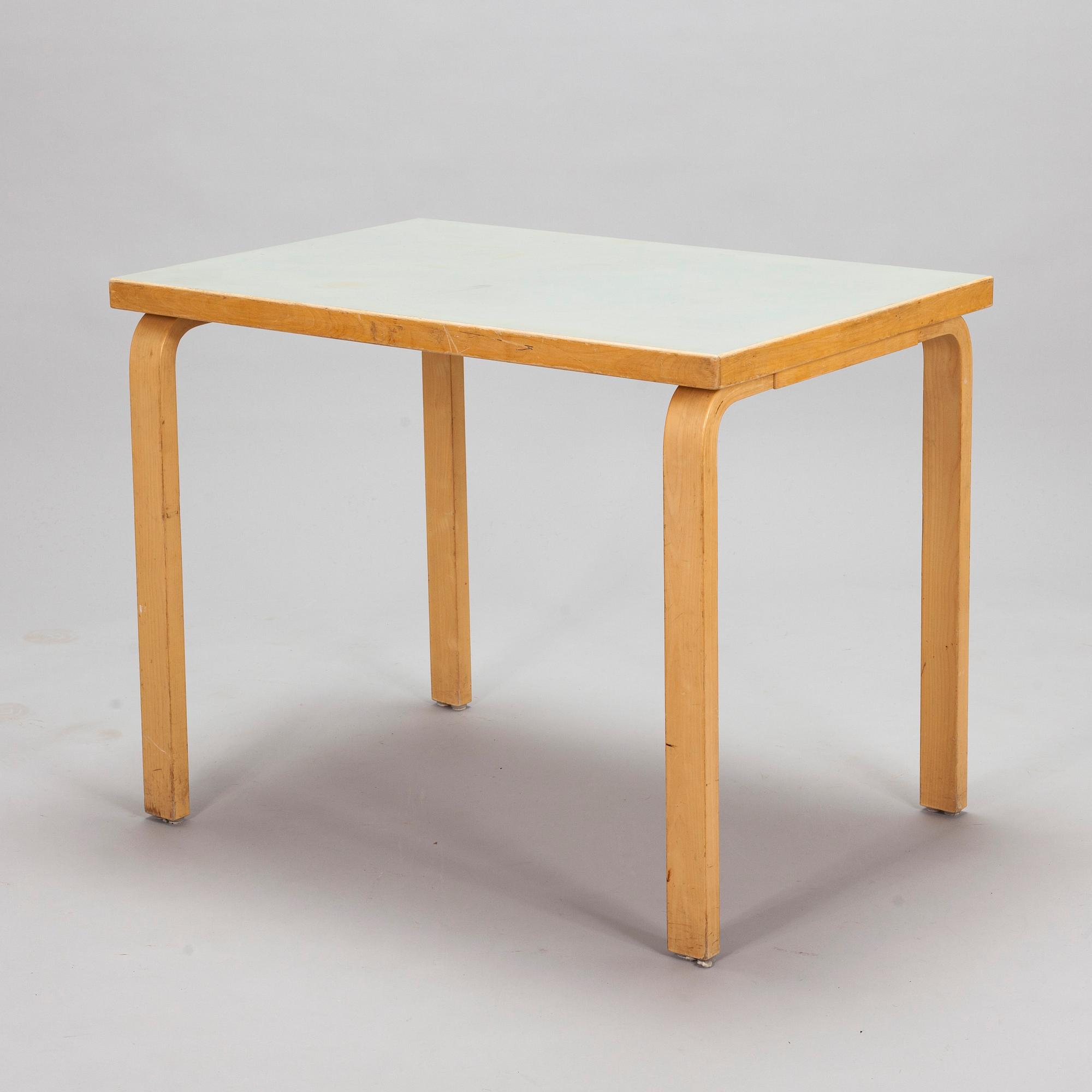 Alvar Aalto, A mid-20th century table for O.Y. Huonekalu- ja Rakennustyötehdas A.B.