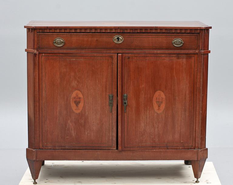 SKÄNK, mahogny. England. 1800-tal.