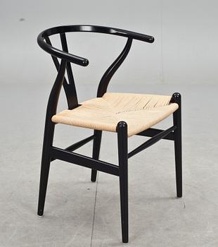 KARMSTOL, Y-stolen, formgiven av Hans Wegner 1950, tillverkad av Carl Hansen & Son, Odense.