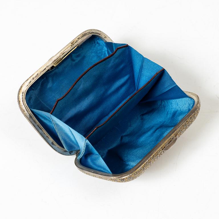 A Russian silver gilt coin purse, Sasikov, St Petersburg, late 19th century.