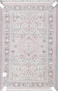 MATTA, orientalisk, silk, ca 122x77 cm.