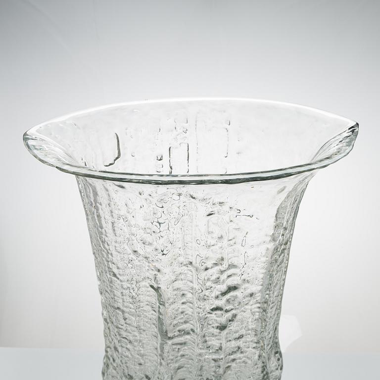 Timo Sarpaneva, a sculpture 'Railo' (Crevasse) from Finlandia series, signed Timo Sarpaneva. Iittala 1964.