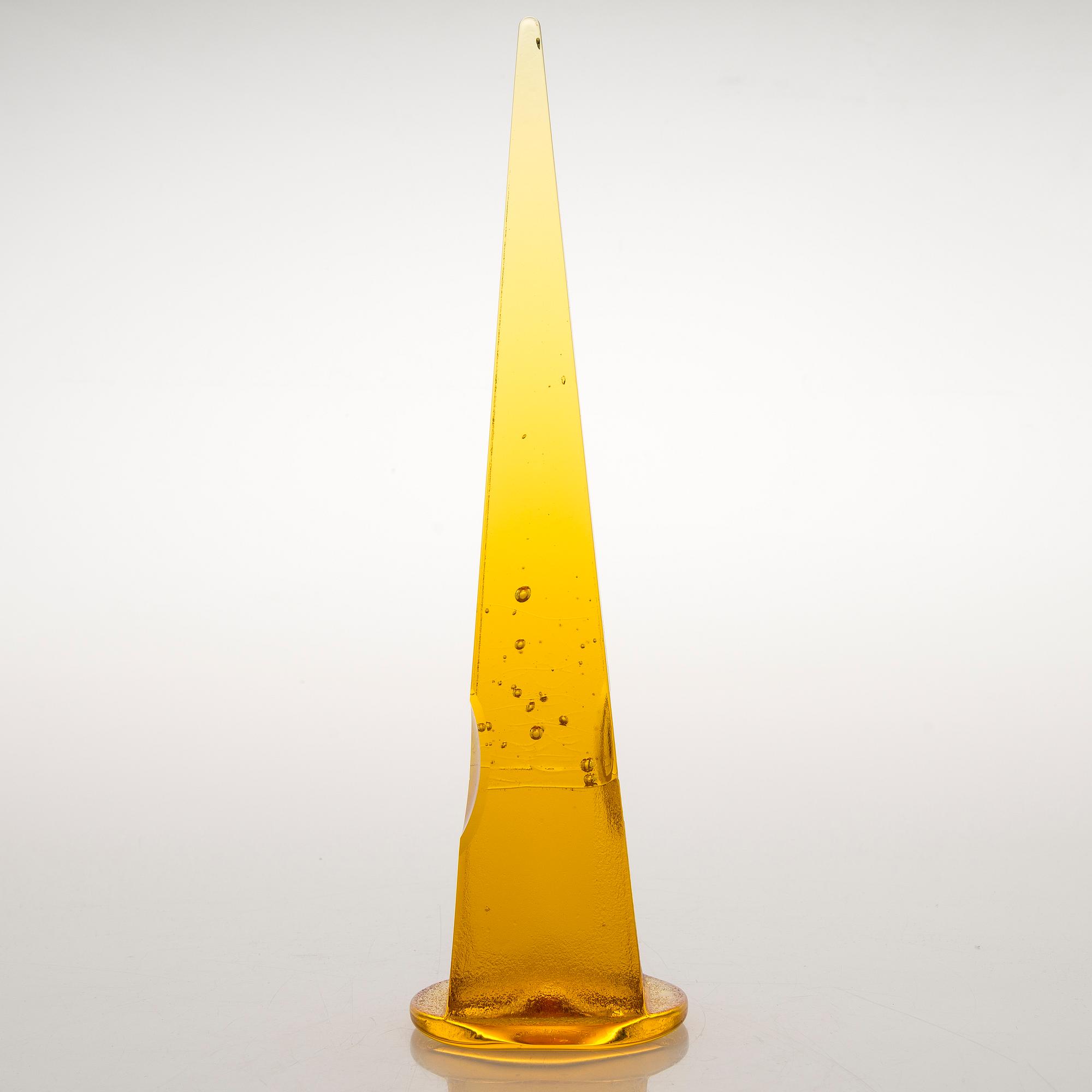 OIVA TOIKKA, an art glass signed Oiva Toikka Nuutajärvi.