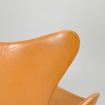 Arne Jacobsen, nojatuoli, "Egg", Fritz Hansen, Tanska, 1960/70-luku.