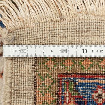 Matta, Täbris, Antik/Semiantik. 364 x 281 cm.