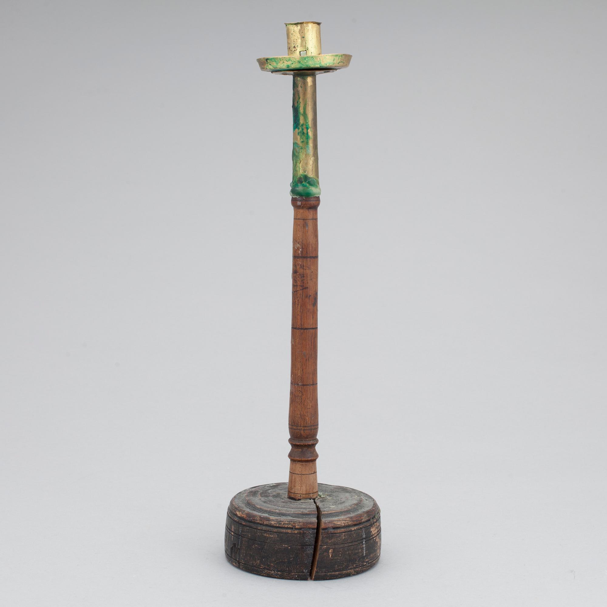 LJUSSTAKE, trä, mässing, 1800-tal.