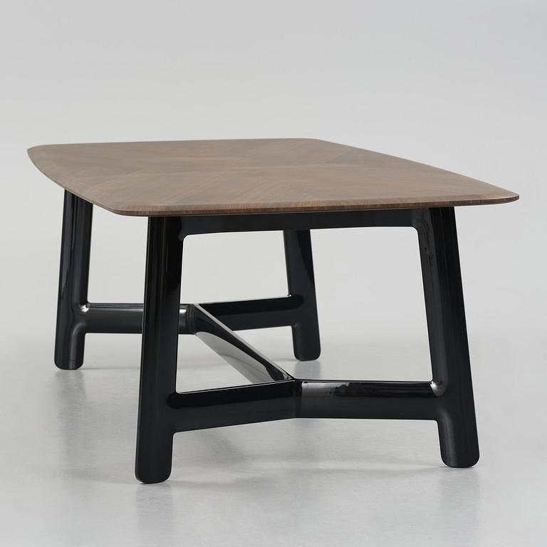 Antonio Citterio, an "Alex" dining table, B&B Italia, Italy, post 2017.