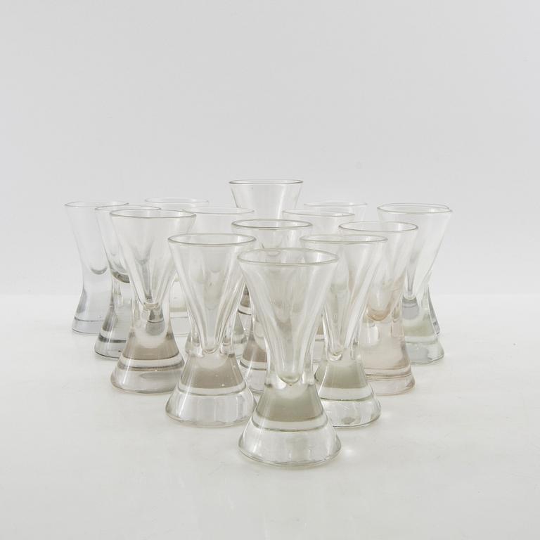 Snapsglas 15 st sk kaptensglas 1900-talets första hälft.