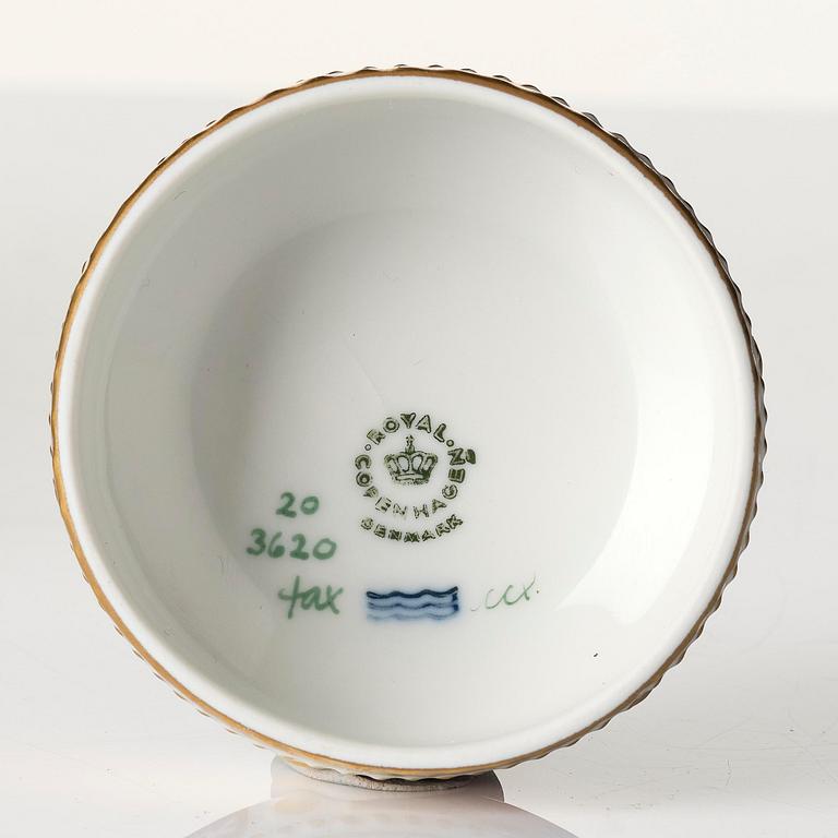 A Royal Copenhagen 'Flora Danica' coffee pot with cover, Denmark, 20th century.