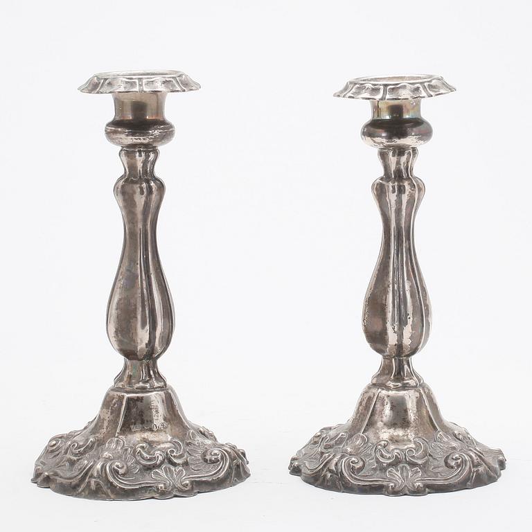 LJUSSTAKAR, ett par, nyrokoko, silver, 1849.