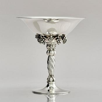 Georg Jensen, skål på fot, sterling silver, modell nr 263B, Köpenhamn 1933-1944.