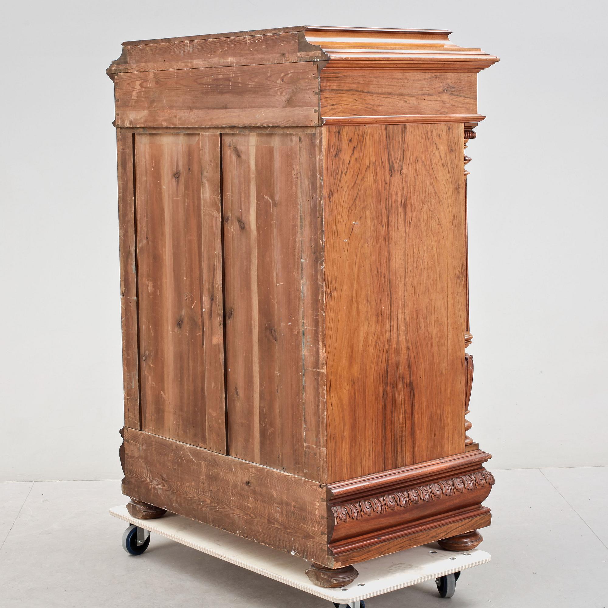 BYRÅ, nyrenässans, 1800-talets slut.