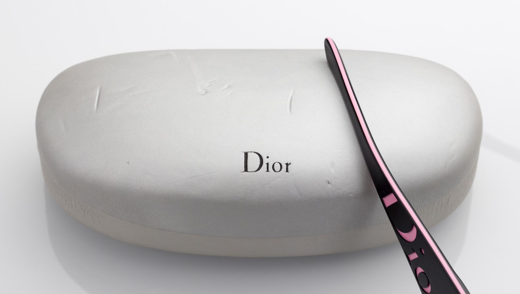 SOLGLASÖGON, Christian Dior.