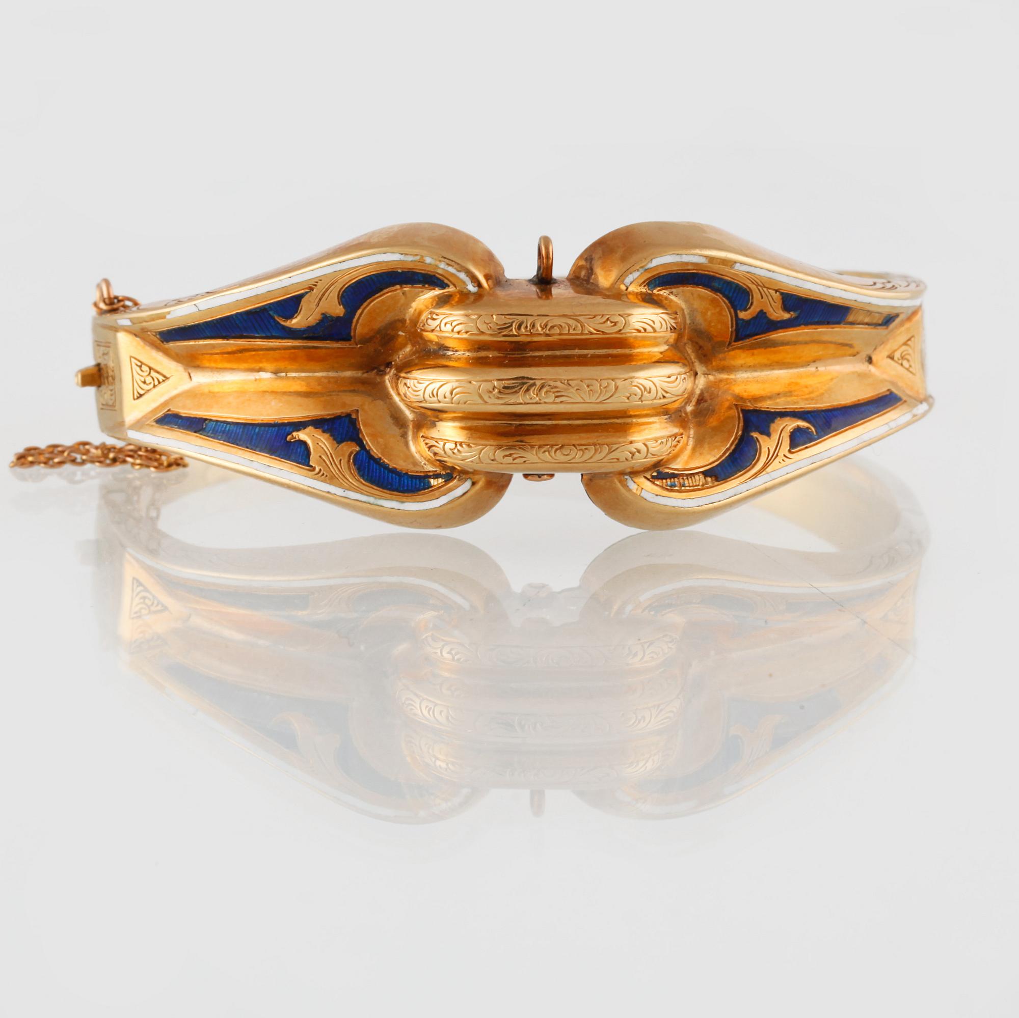 ARMBAND, 18K guld samt blå emalj, franska stämplar, 1800-tal. Vikt 20,2 gram.