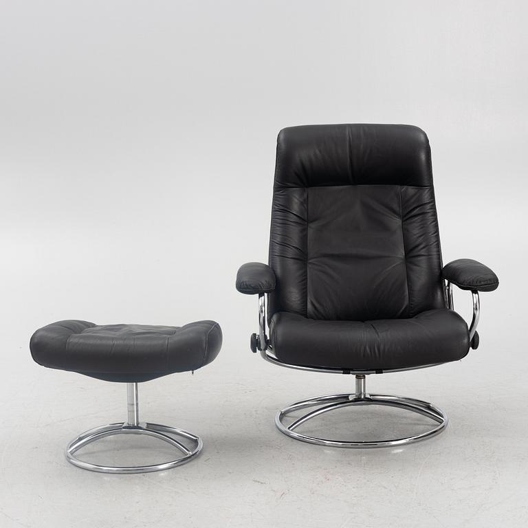 Fåtölj med fotpall, "Stressless", Ekornes möbler, Norge, 1900-talets slut.