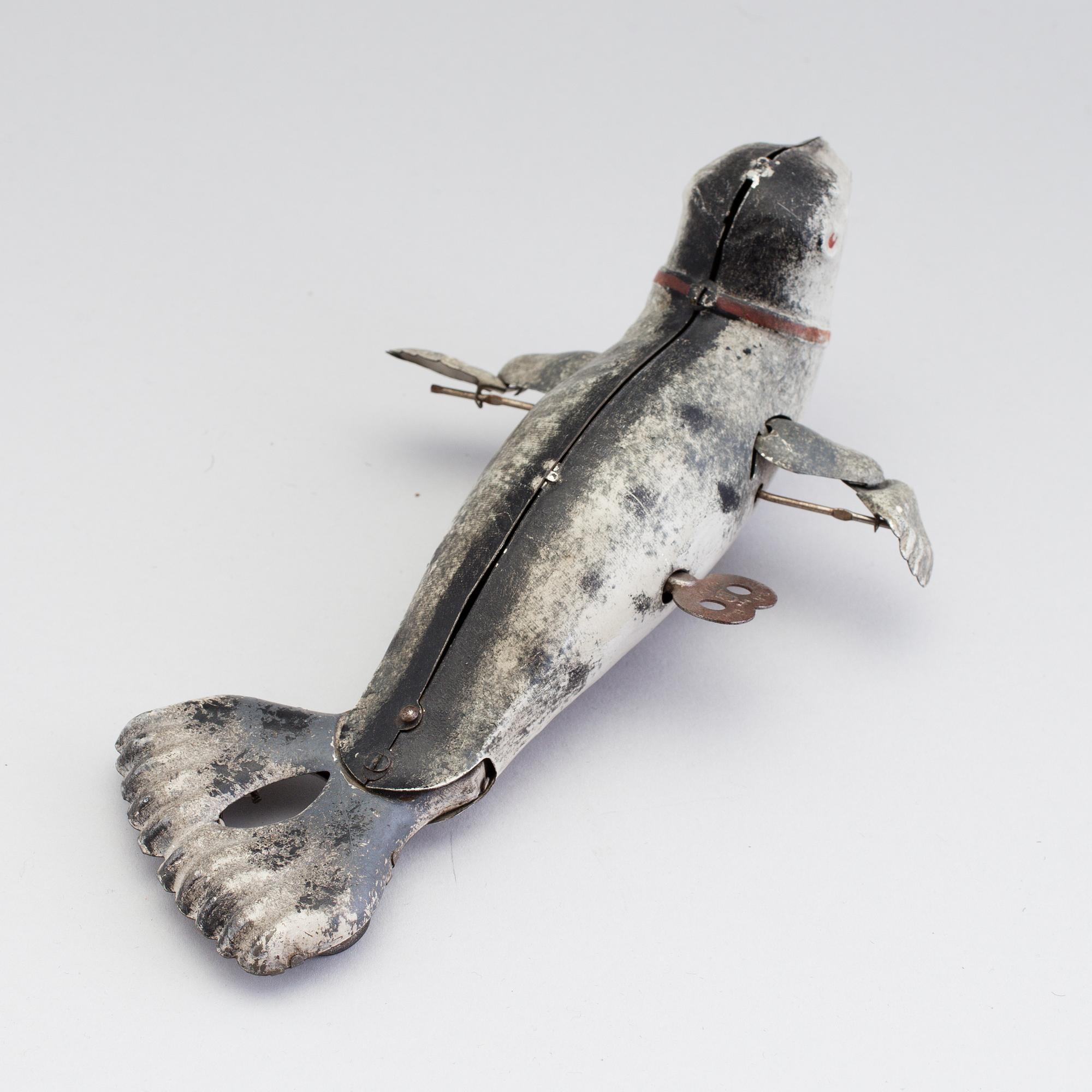 A tinplate Lehmann Der Zahme Seehund, Germany. In production 1899-1935.