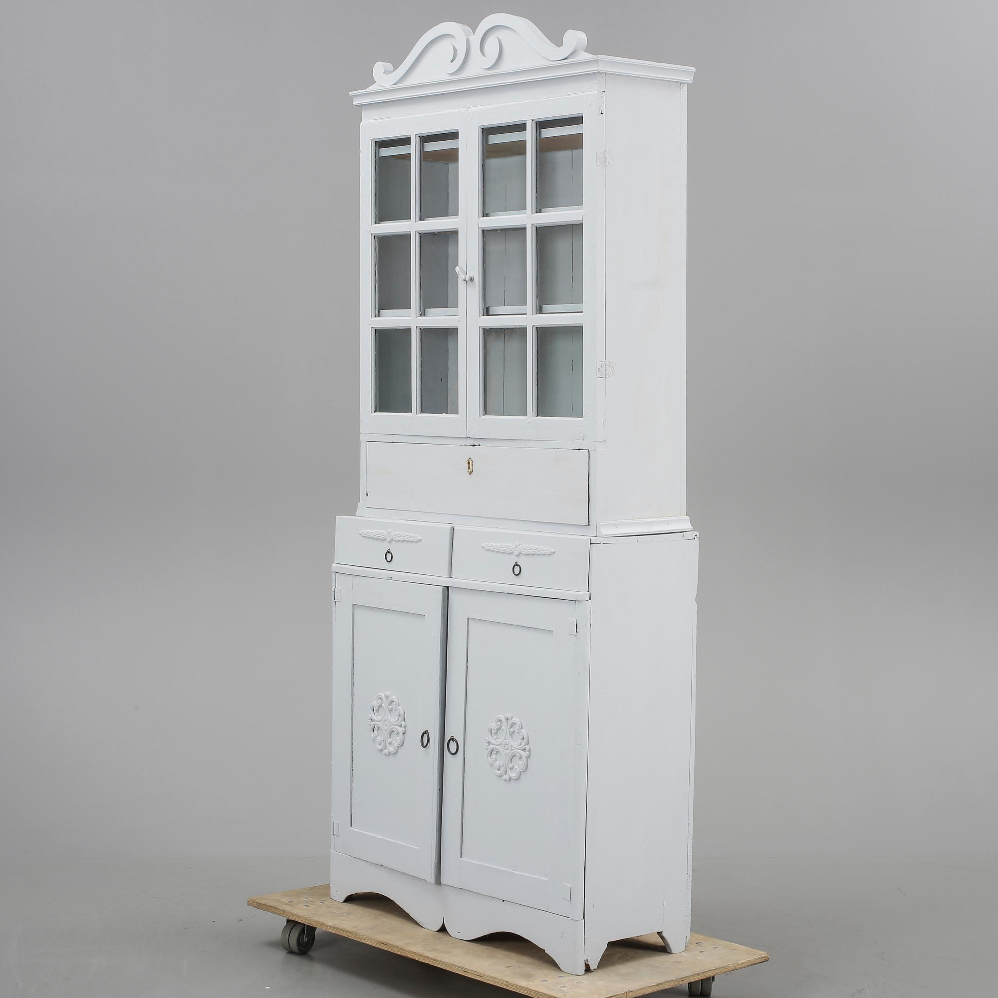 VITRINSKÅP, 1800-tal.