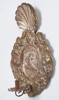 LJUSPLÅTAR, för ett ljus, ett par, barock, 1600-talets senare del, Sverige eller Tyskland/Nederländerna.