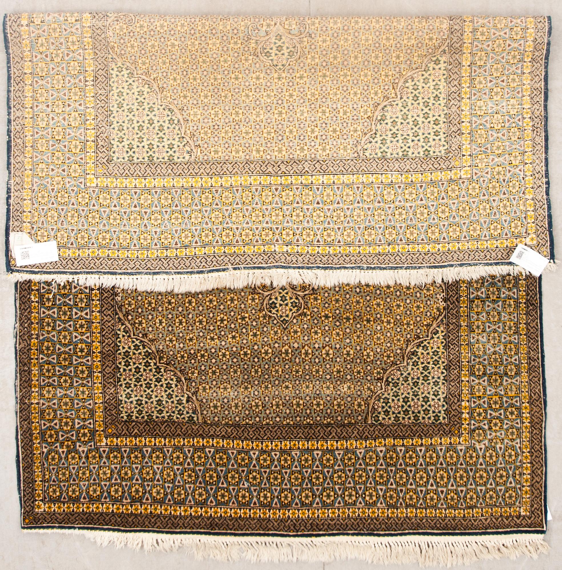 MATTA, semiantik/old, Ghom, med silkesinslag, ca 199 X 135 cm.