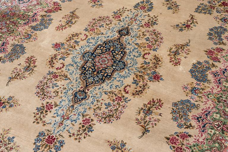 Carpet, Kriman, approx. 370 x 215 cm.