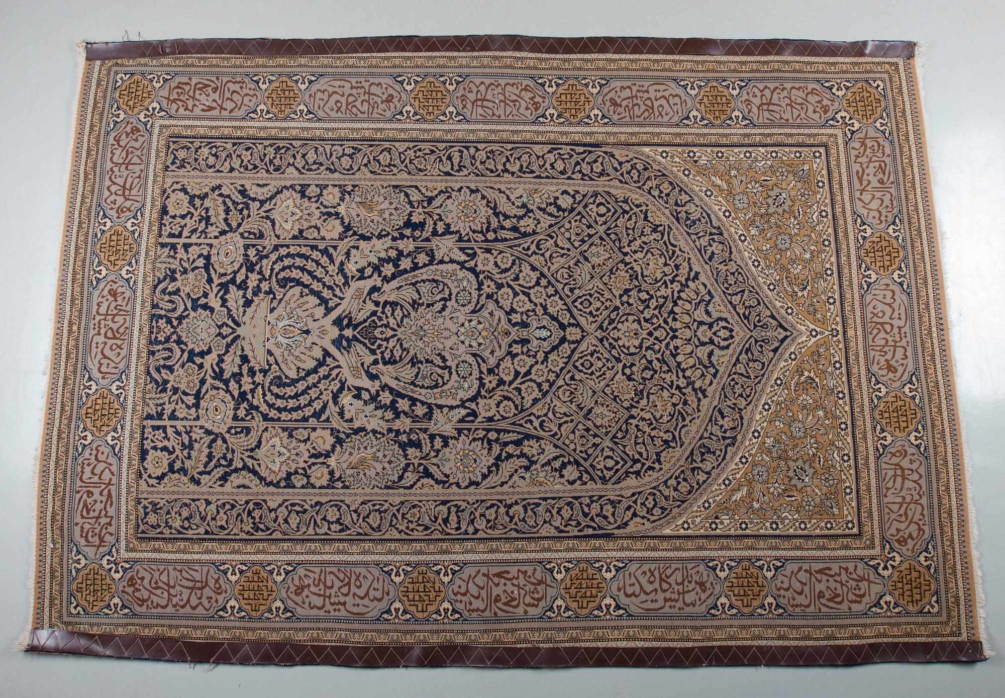 MATTA, Iran, Ghom, old. Ca 149x217 cm.
