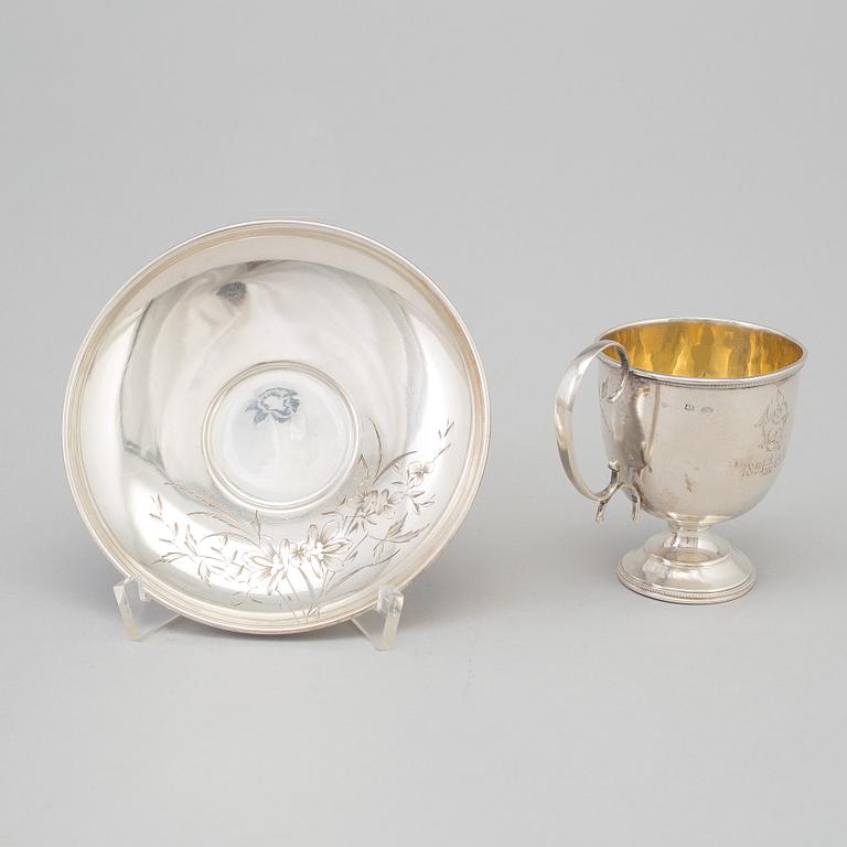 KAFFEKOPP MED FAT, silver, Mästarstämpel AK, Moskva, Ryssland, 1899-1908.