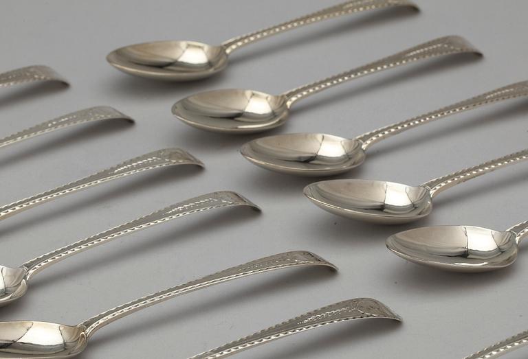 SKEDAR, 8 +12, silver, London, 1781. Totalvikt ca 840 gram.