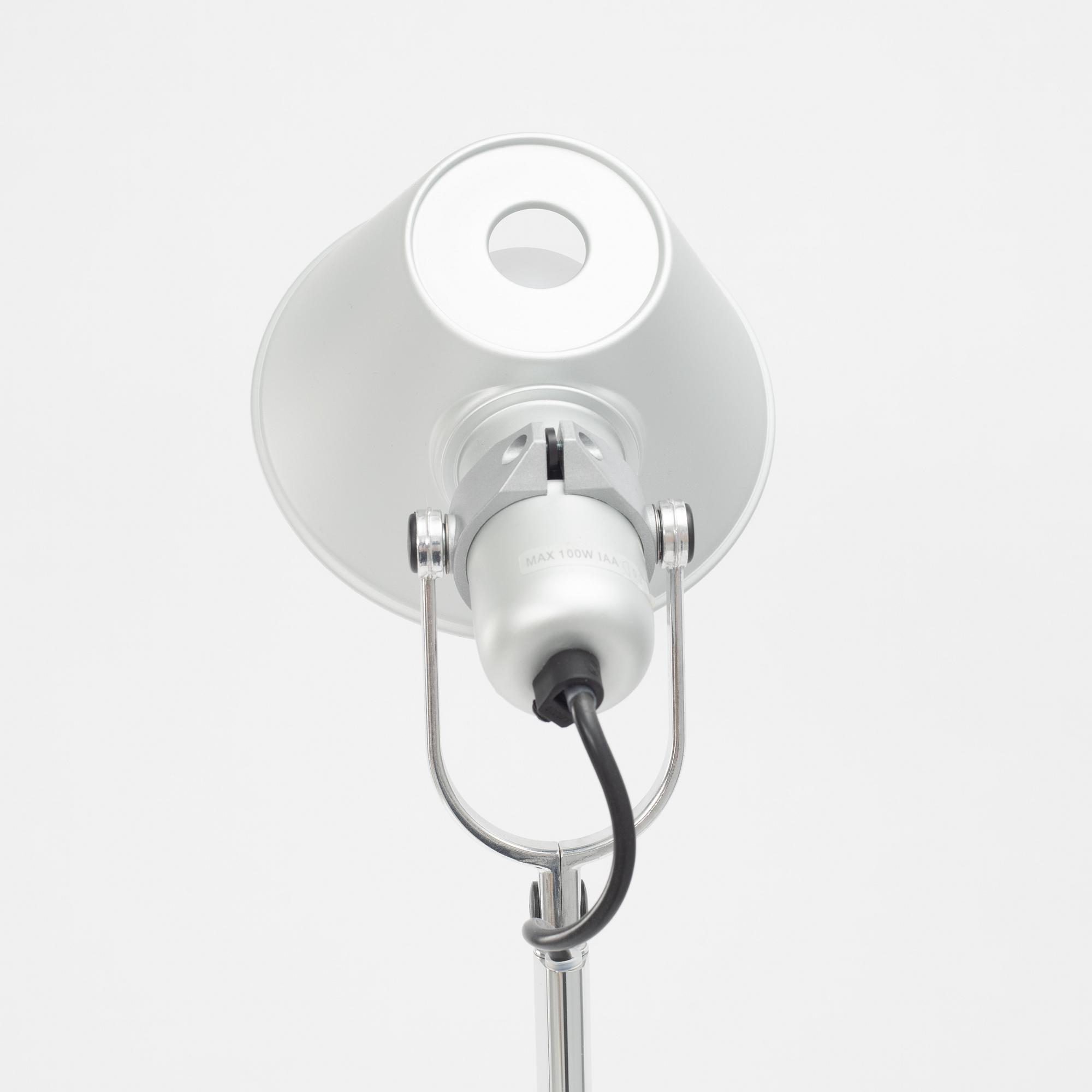 Michele De Lucchi & Giancarlo Fassina, golvlampor, ett par "Tolomeo", Artemide, Italien.