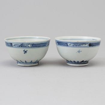 A pair of blue and white bowls, Qing dynasty, 18th Century.