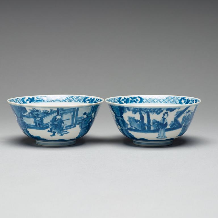 A pair of blue and white bowls, Qing dynasty, Kangxi (1662-1722).