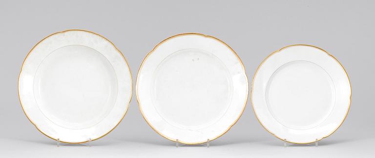 MATSERVIS, 75 delar, porslin, Bing & Gröndahl, Köpenhamn, Danmark, 1900-talets första hälft.