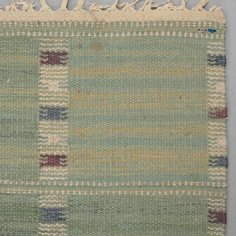 Barbro Nilsson, Matta, "Falurutan grön Fabiola", rölakan, ca 307,5 x 200,5-202,5 cm, signerad AB MMF BN.