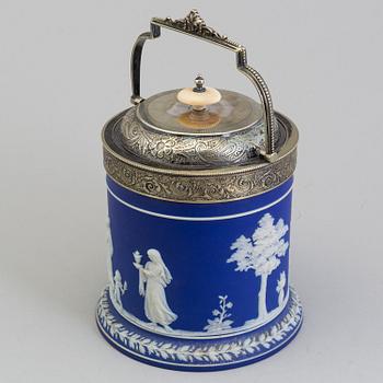 An ice bucket, Wedgwood, late 19th century.