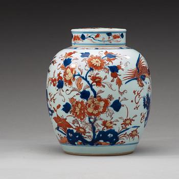 An imari jar with cover, Qing dynasty, Qianlong (1736-95).