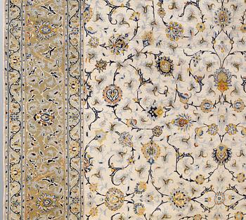 A carpet, Kashan, ca 500 x 347 cm.