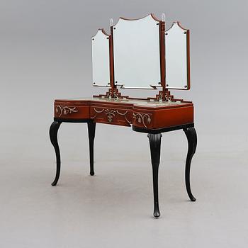 TOALETTBORD, Swedish grace, 1900-talets första hälft.