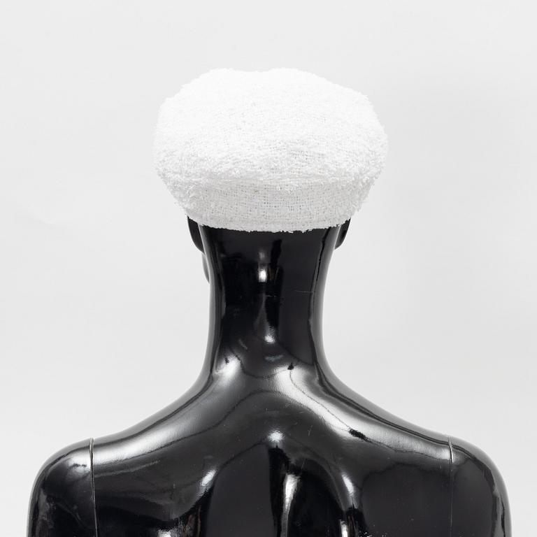 Chanel, a white cotton bouclé beret, size S.
