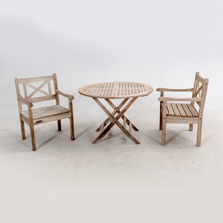 Mogens Holmriis, bord samt karmstolar, ett par, Skagerak, Danmark, 2000-tal.