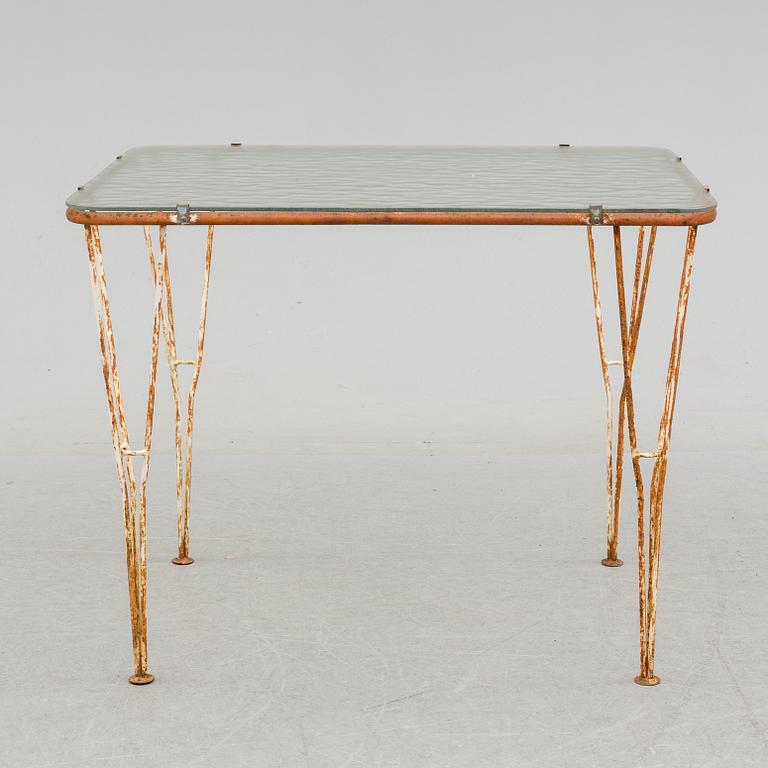 TRÄDGÅRDSBORD SAMT 4 STOLAR, troligen 1950-tal.