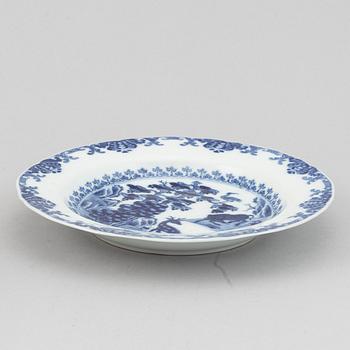 A set with six blue and white dishes, Qing dynasty, 18th Century.