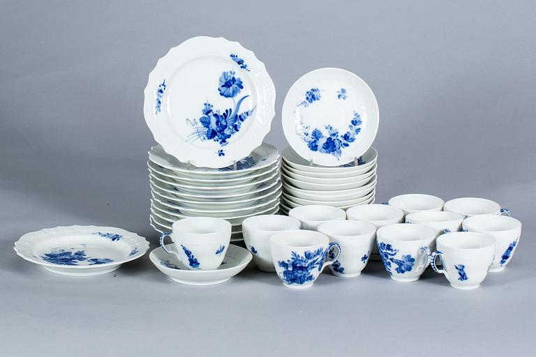 KAFFESERVIS, 24 delar, porslin, "Blå Blomst", Royal Copenhagen.