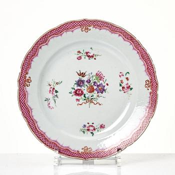 A set of six famille rose dinner plates, Qing dynasty, Qianlong (1736-95).